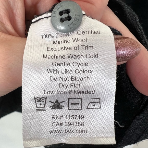 Ibex Dark Grey Merino Wool Henley Long Sleeve Top *FLAWED* - Picture 6 of 7